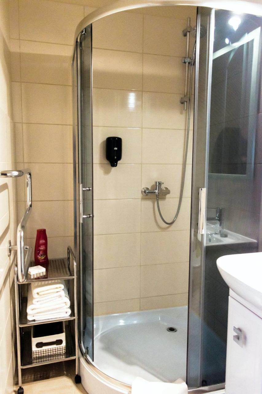 Vitrupe Karle Hotel מראה חיצוני תמונה